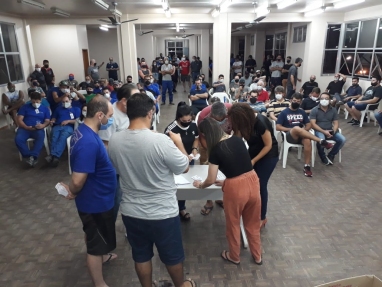 É greve. Trabalhadores ceramistas votaram pela paralisação nas Assembleias desta quarta-feira,17
