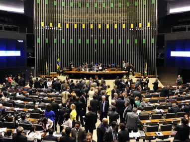 Câmara aprova MP que muda regras de acesso ao seguro-desemprego